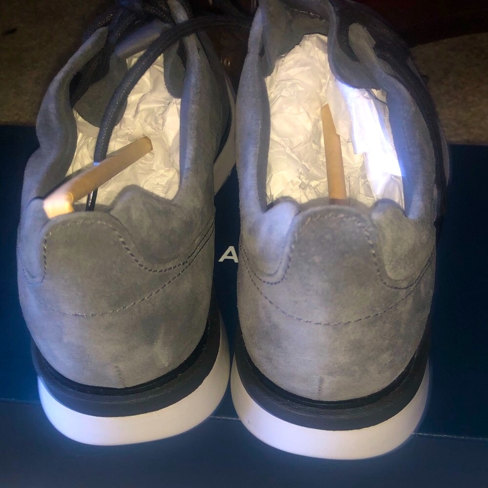 COLE HAAN - Picture 3 of 4